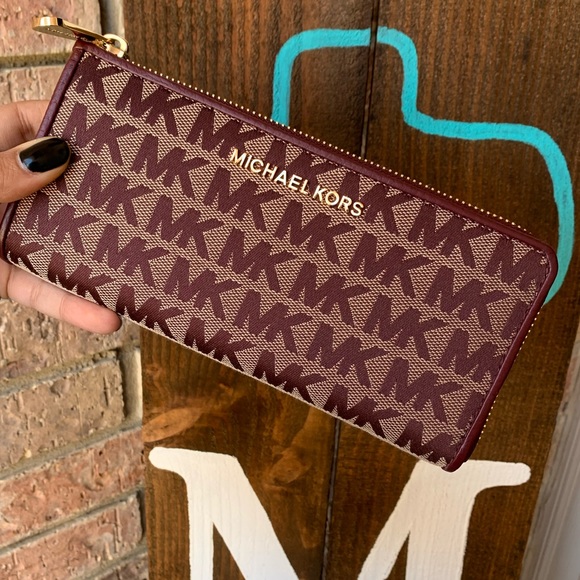 ♥️ beautiful MK logo 3 quarter zip wallet oxblood - Picture 2 of 4